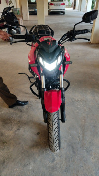 Red Black Hero Xtreme 160R 4V Connected 2.0