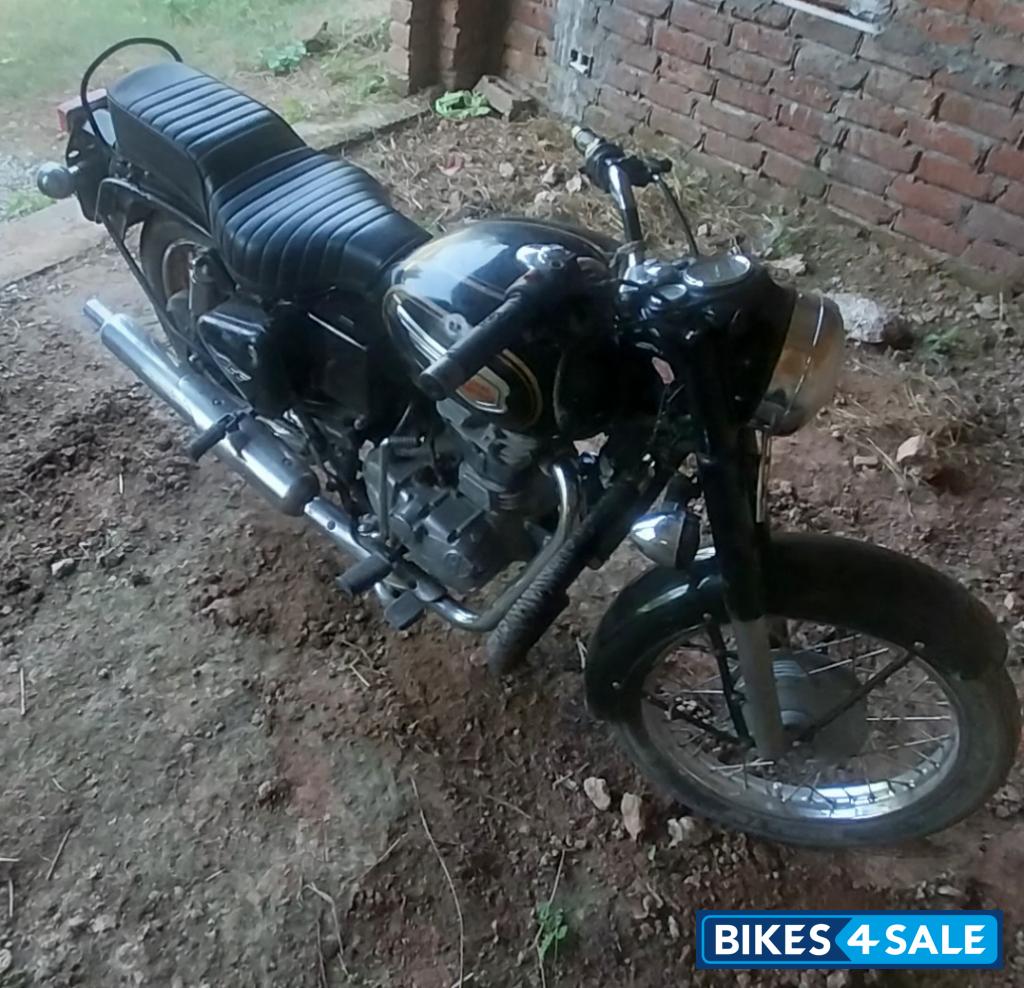 Black Royal Enfield Bullet Standard 350