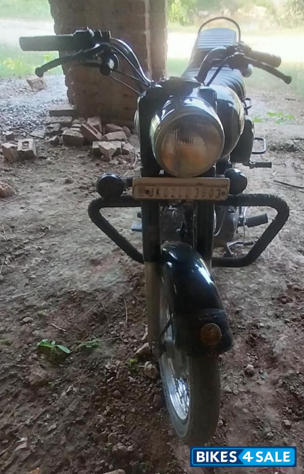 Black Royal Enfield Bullet Standard 350