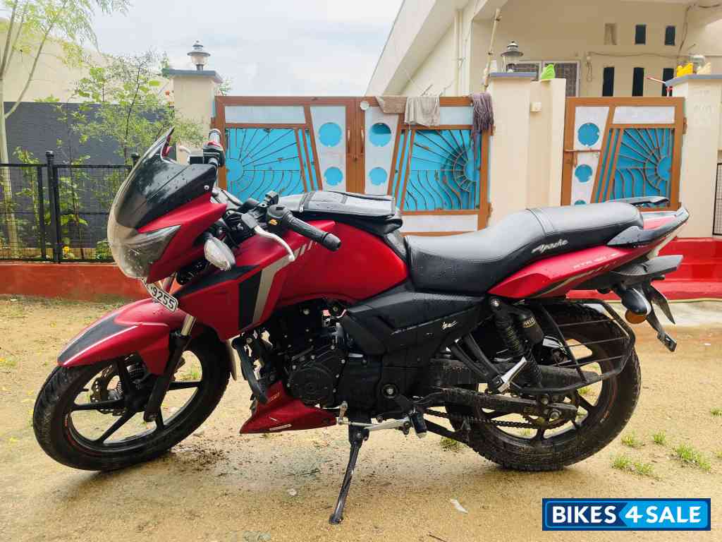 Red TVS Apache RTR FI 160