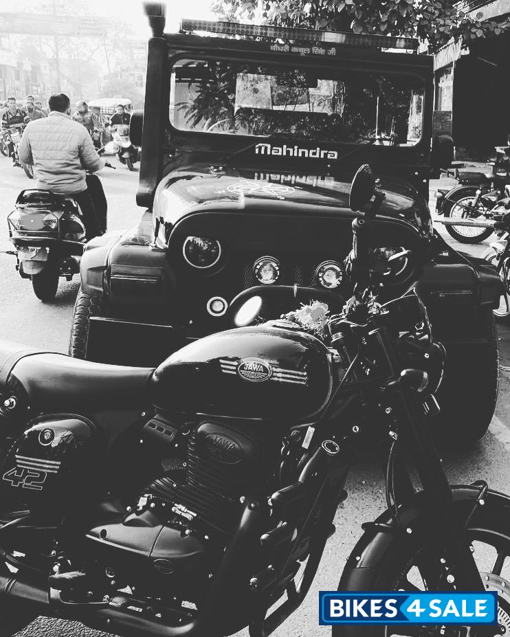 Jawa 42 Dual Channel ABS AllStar Black