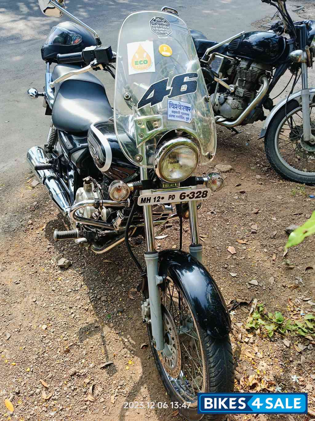 Black Bajaj Avenger Cruise 220