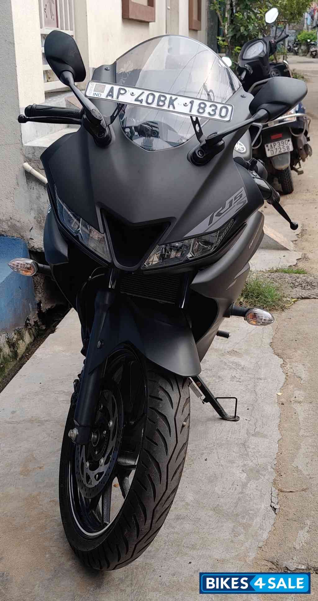 Maty Black Yamaha YZF R15 S
