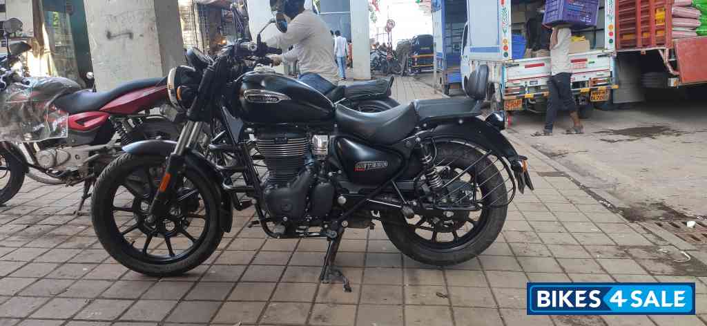 Royal Enfield Meteor 350 Stellar