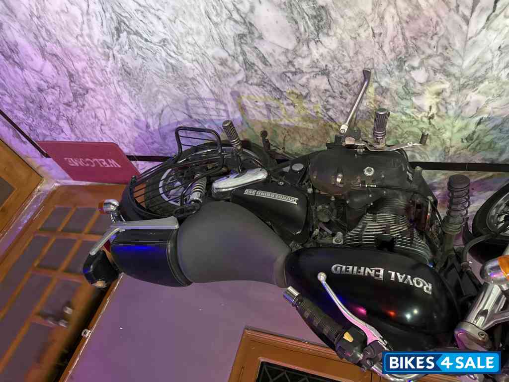 Matt Black Royal Enfield Thunderbird 350 Matt Black Royal Enfield Thunderbird 350