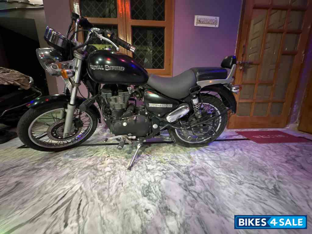 Matt Black Royal Enfield Thunderbird 350 Matt Black Royal Enfield Thunderbird 350