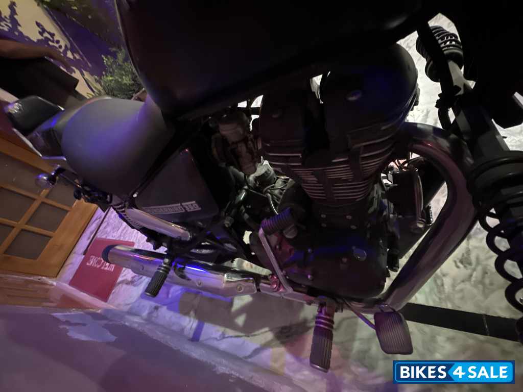 Matt Black Royal Enfield Thunderbird 350 Matt Black Royal Enfield Thunderbird 350