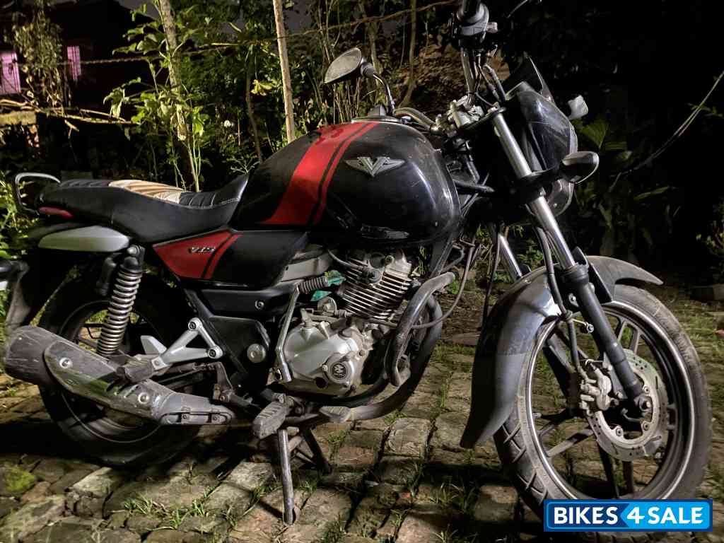 Bajaj V15