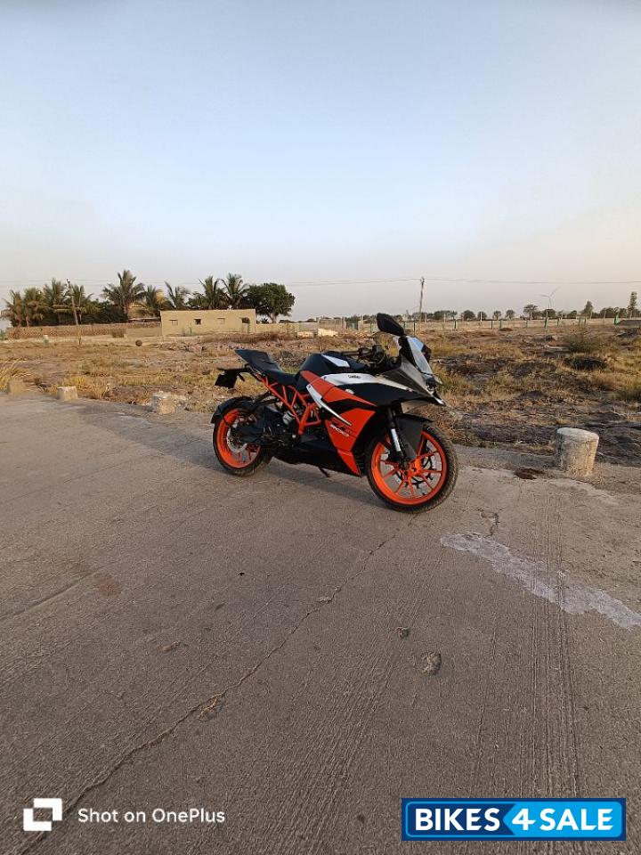 Black Orange KTM RC 200