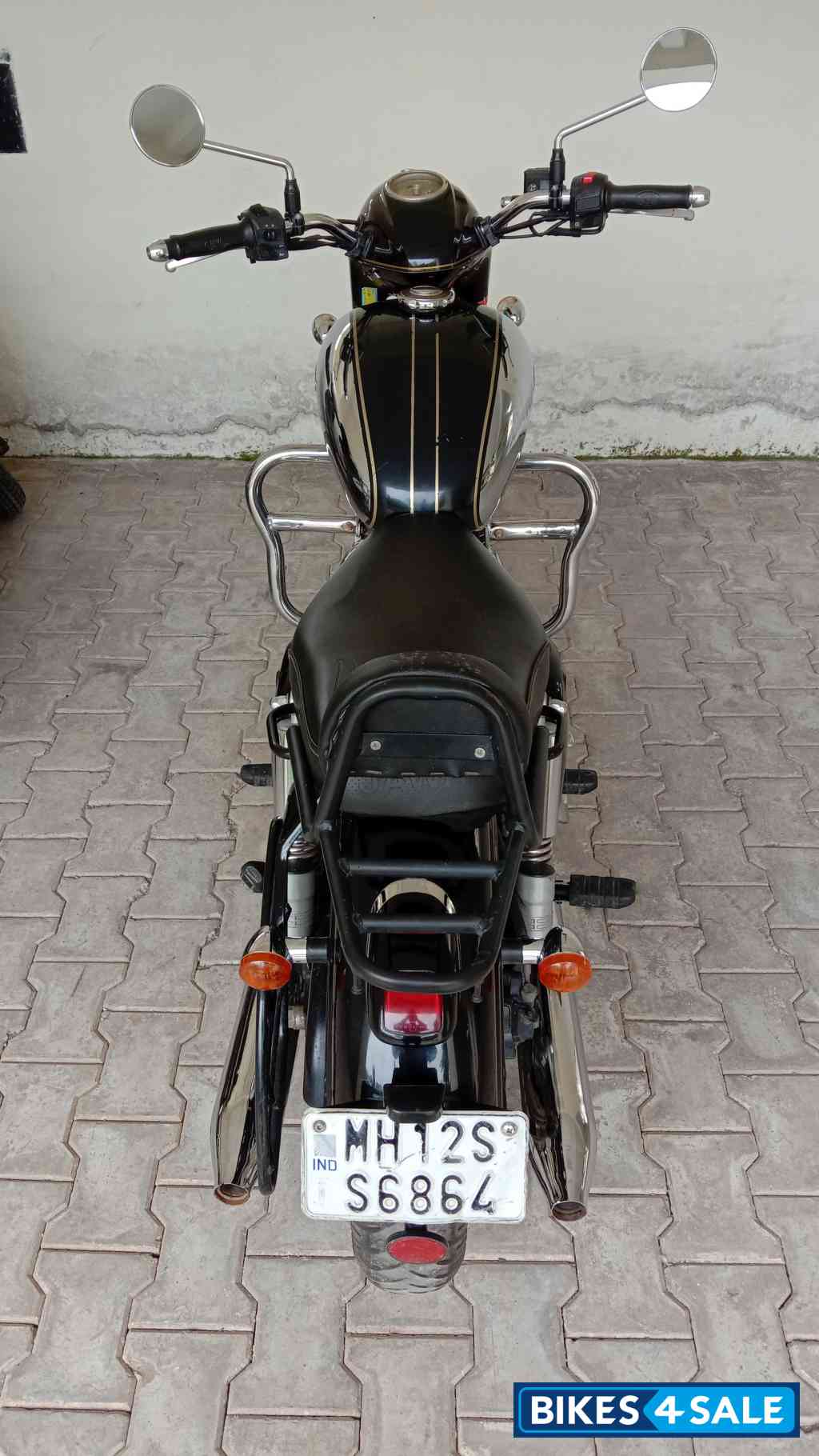 Black & Silver Jawa Jawa BS6