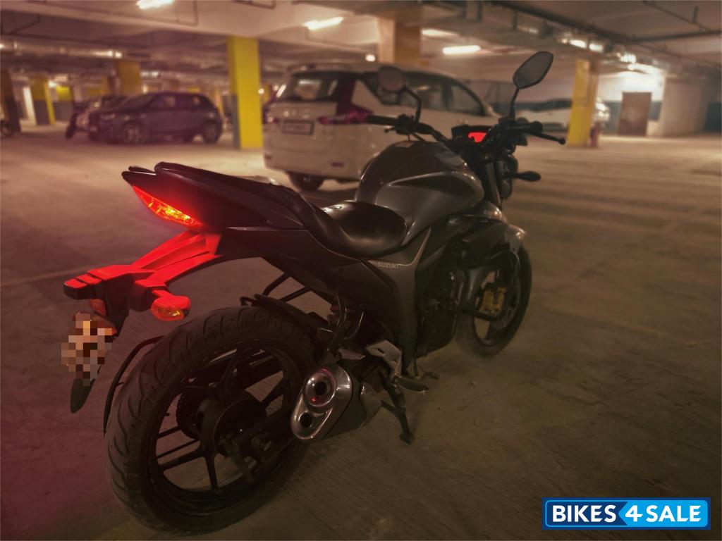 Grey Suzuki Gixxer 150