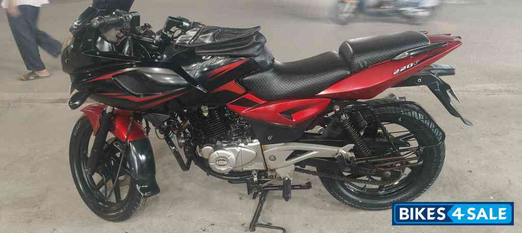 Bajaj Pulsar 220 DTSi