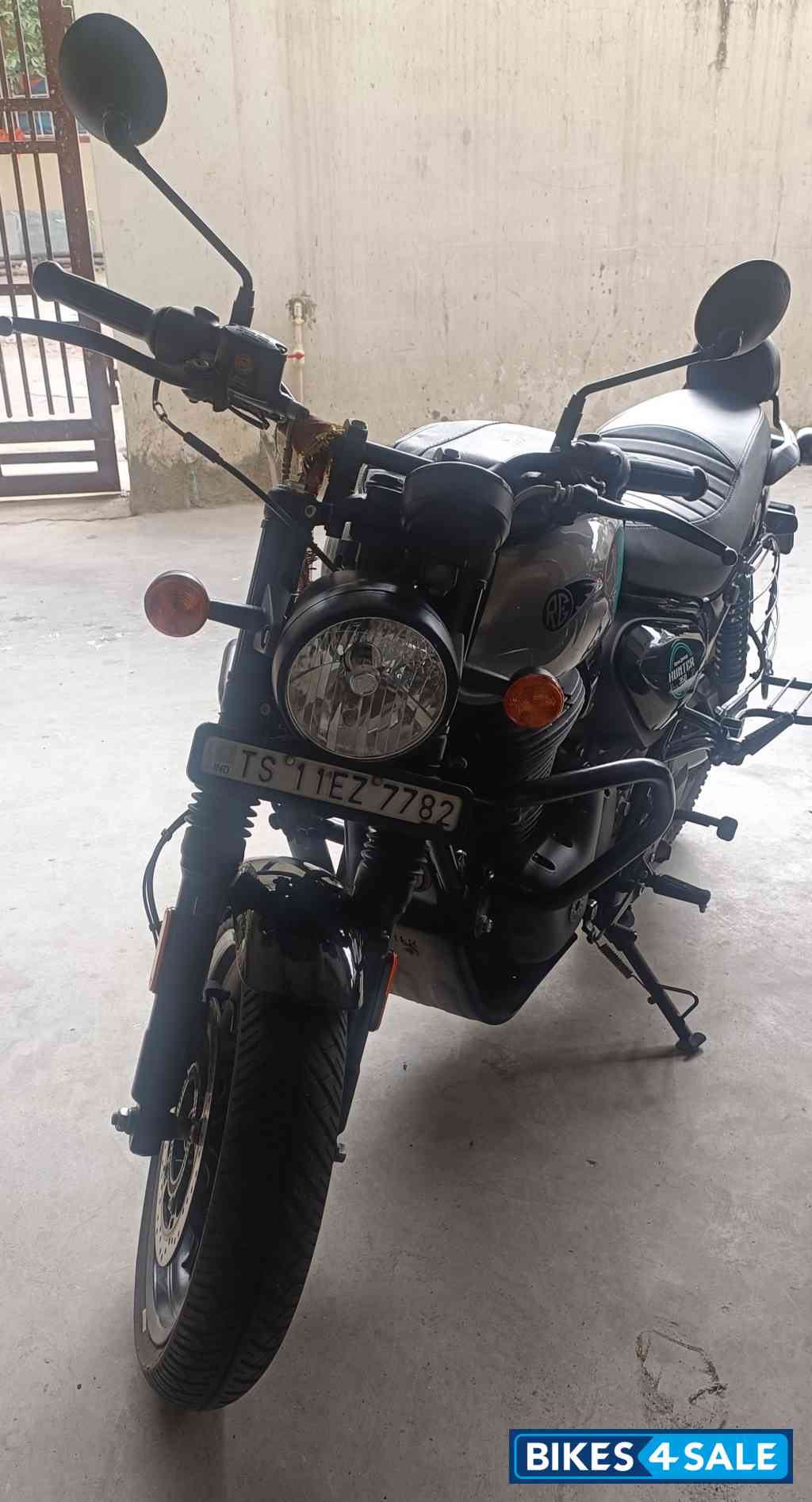 Royal Enfield Hunter 350 Metro