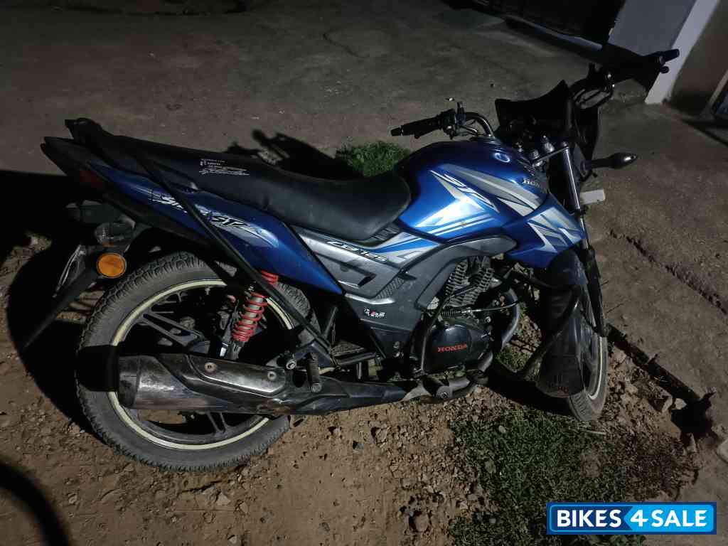 Blue Honda CB Shine SP