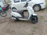 White Suzuki Access 125 Ride Connect Edition