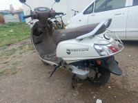White Suzuki Access 125 Ride Connect Edition