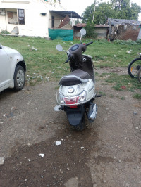 White Suzuki Access 125 Ride Connect Edition