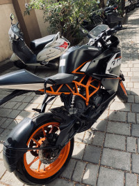 Black KTM RC 200