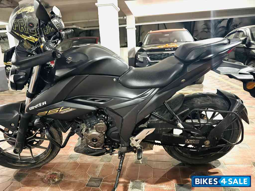 Suzuki Gixxer SF 250 BS6 Suzuki Gixxer SF 250 BS6