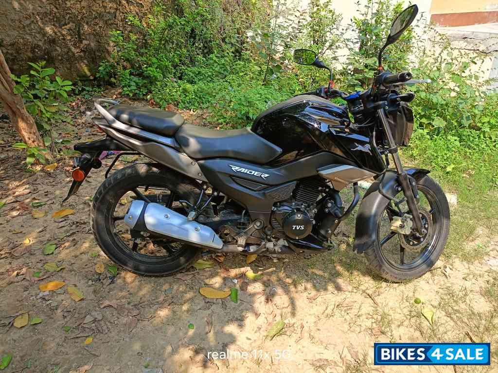 TVS Raider Split Seat