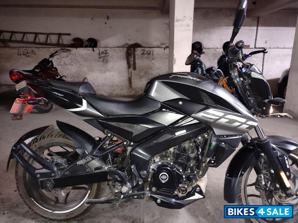 Bajaj Pulsar 200 NS