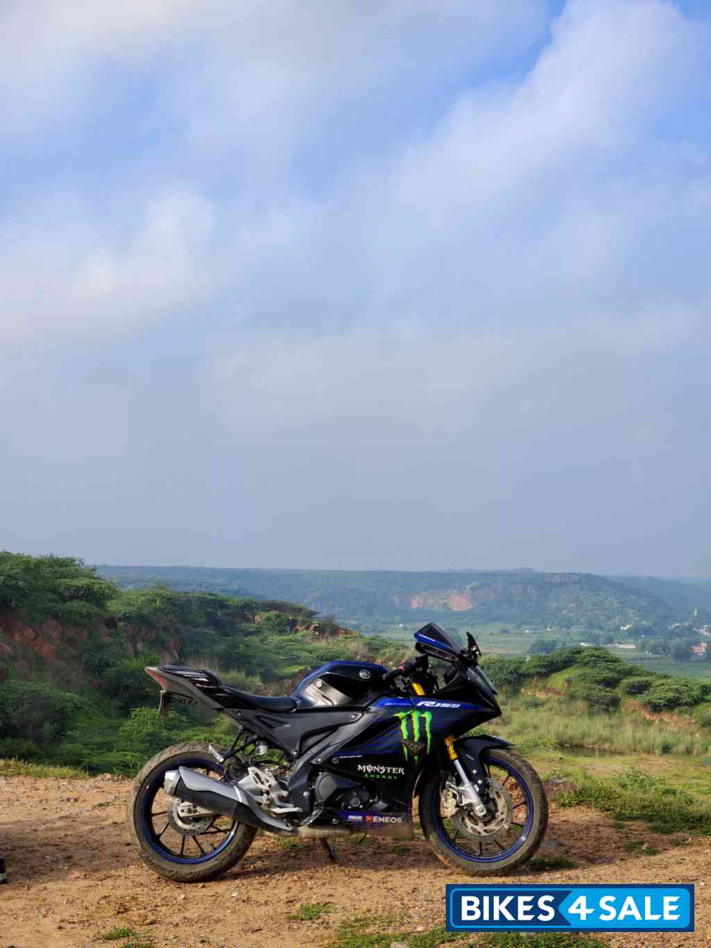 Yamaha R15M Monster Energy MotoGP Edition