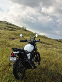 Yezdi Adventure Gloss 2024