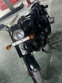 Black Royal Enfield Classic 500 Tribute Black