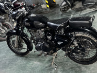 Black Royal Enfield Classic 500 Tribute Black