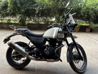 Snow-white Royal Enfield Himalayan BS VI