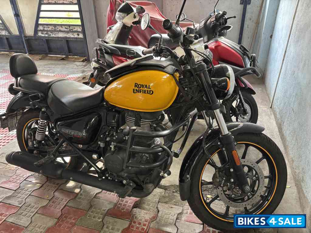Yellow Royal Enfield Meteor 350 Fireball