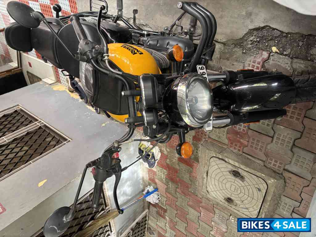 Yellow Royal Enfield Meteor 350 Fireball