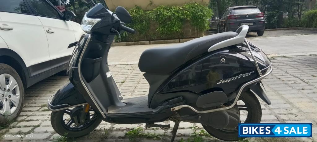 Black TVS Jupiter BS6 Black TVS Jupiter BS6