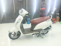 White Suzuki Access 125 Special Edition