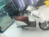 White Suzuki Access 125 Special Edition