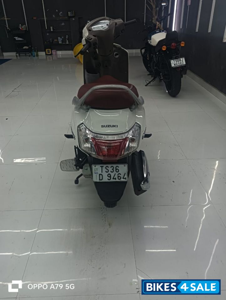White Suzuki Access 125 Special Edition