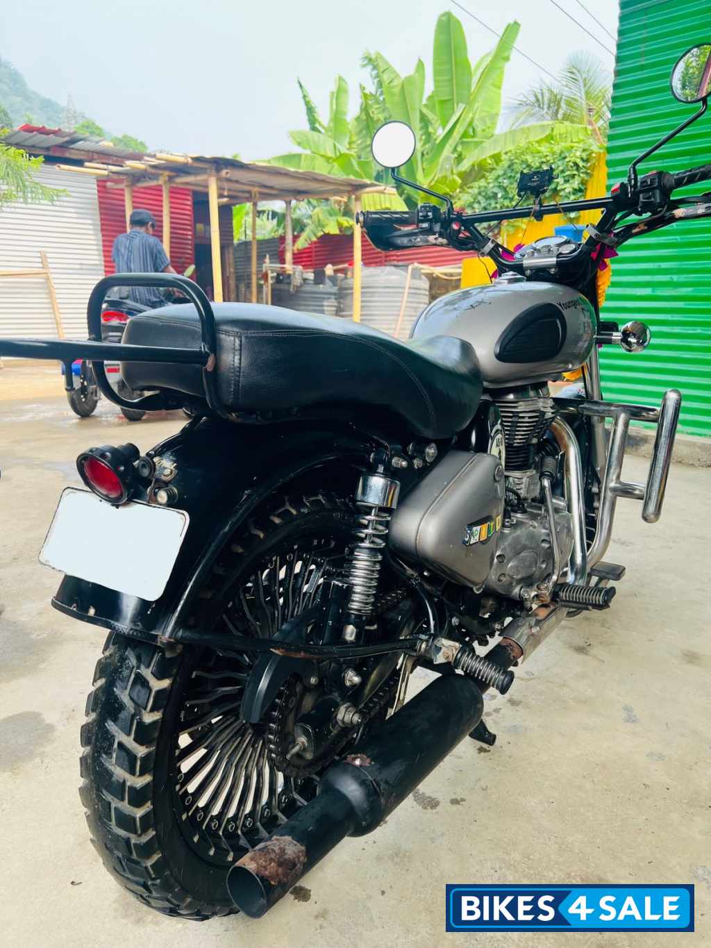 Gun Metal Grey Royal Enfield Classic Gunmetal Grey