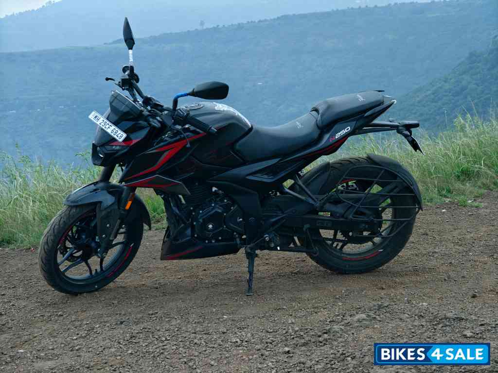 Bajaj Pulsar N250 2024