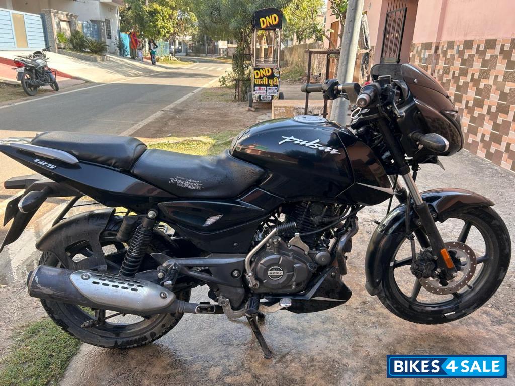 Bajaj Pulsar 125 Neon BS6