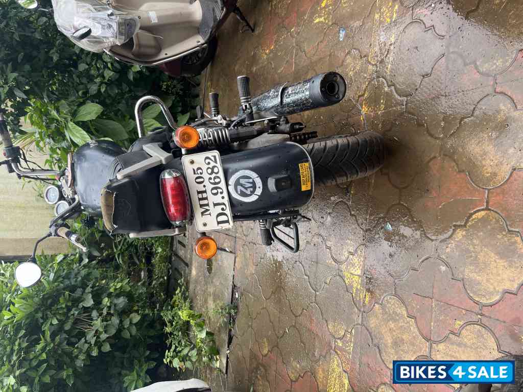 Matt Black Royal Enfield Thunderbird 350 Matt Black Royal Enfield Thunderbird 350