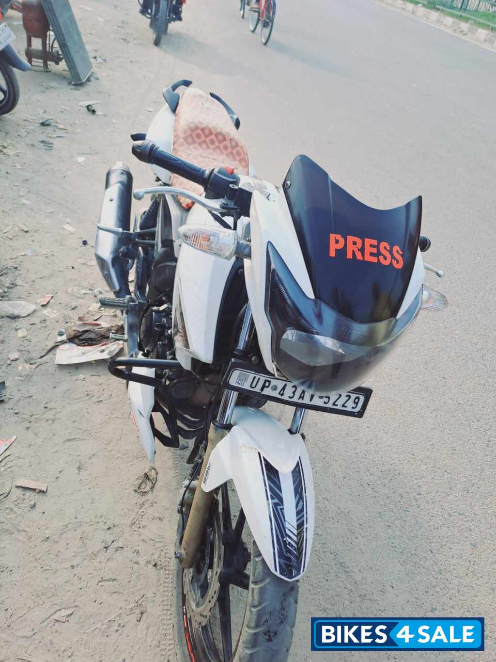 Wight TVS Apache RTR 180