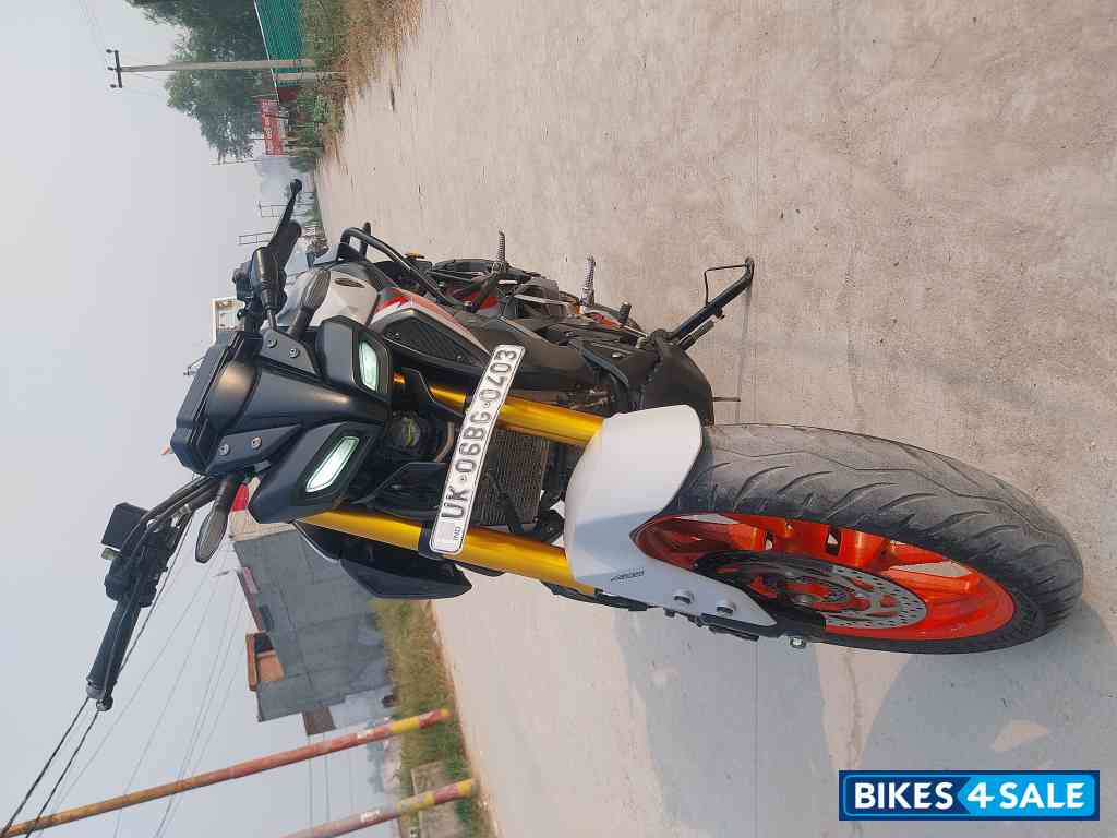 White/ Red Yamaha MT-15 Ver 2.0