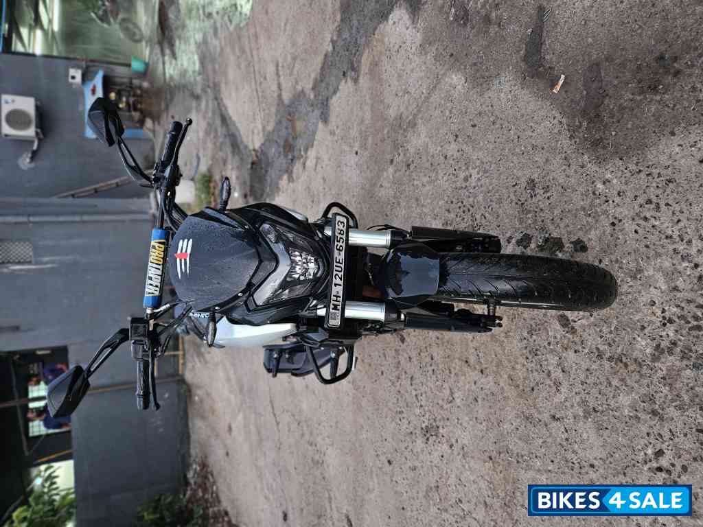 Bajaj Dominar 250 2022