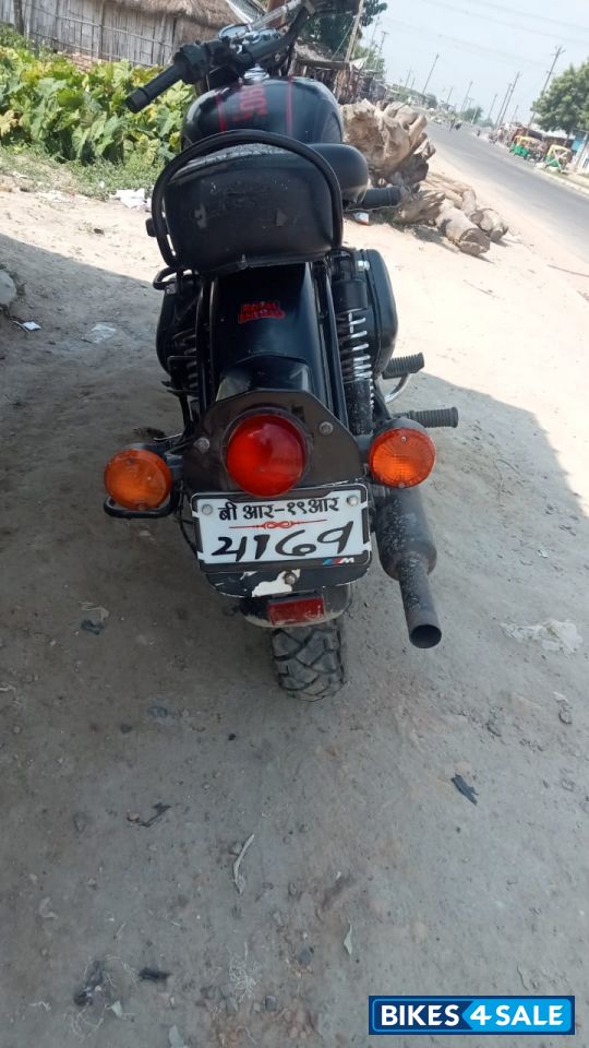 Royal Enfield Classic Stealth Black