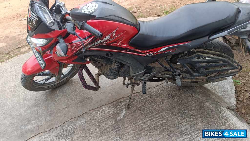 Honda CB Hornet 160R ABS