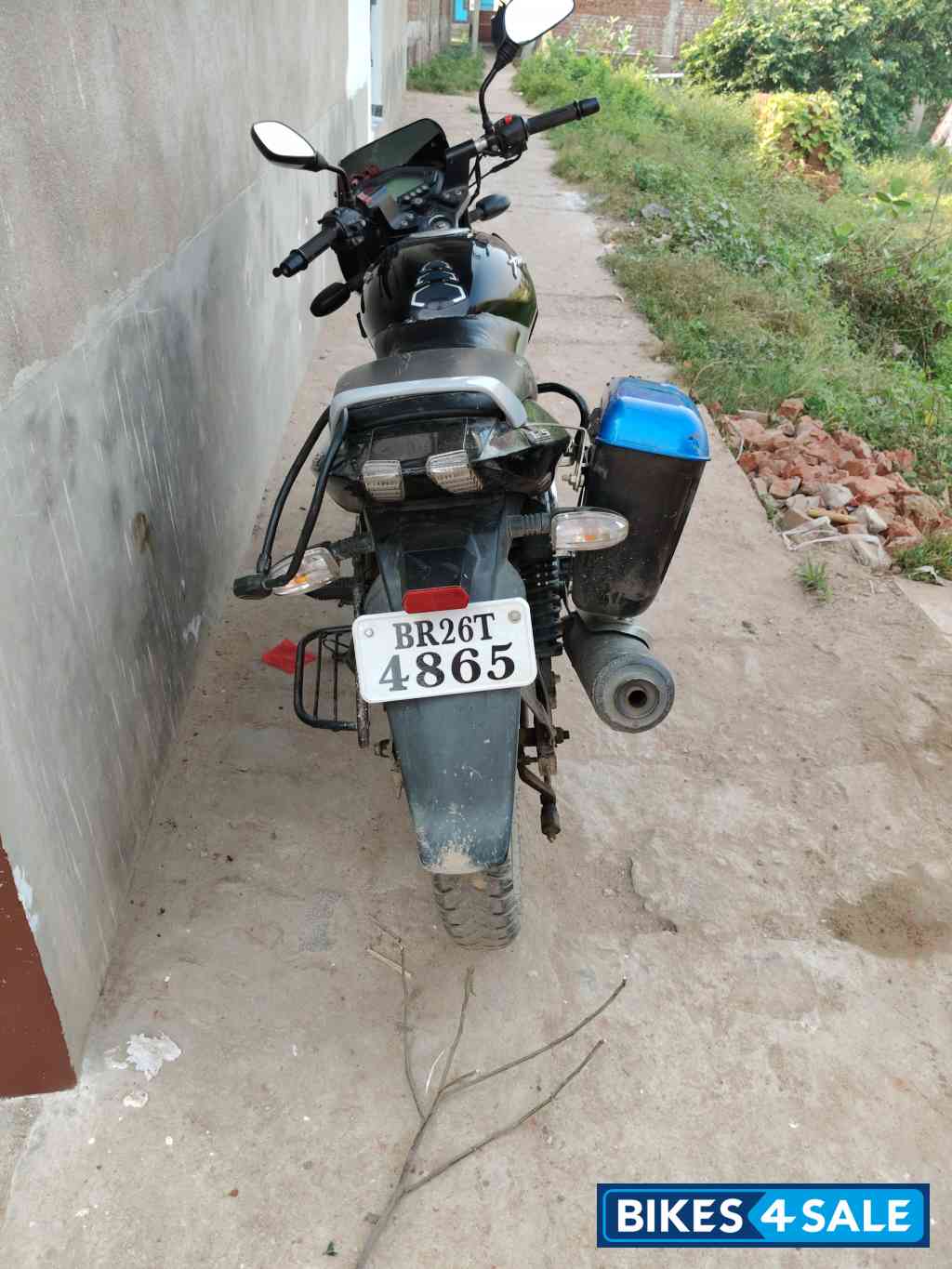 Black Bajaj Pulsar 125