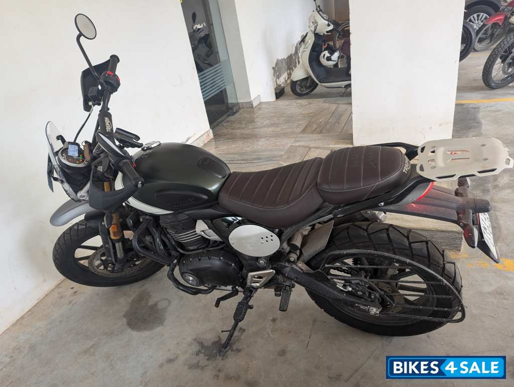 Green Triumph Scrambler 400 X