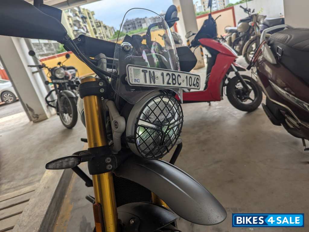 Green Triumph Scrambler 400 X