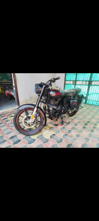 Stealth Black Royal Enfield Classic Stealth Black