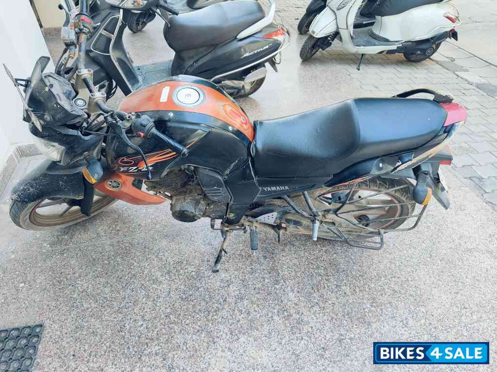 Yamaha FZ-S